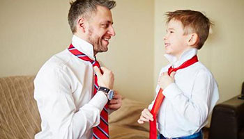 Как завязывать галстук пошагово?